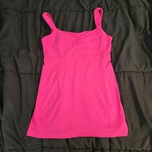 Hot Pink Lululemon top 🌟